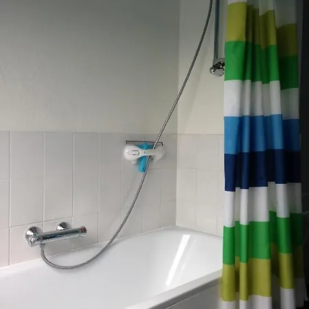 Elly Oda ve Kahvaltı